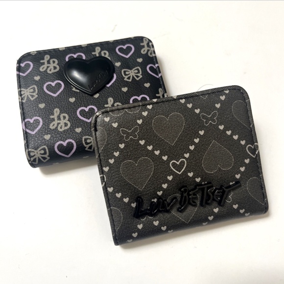 This adorable 2-pack of Betsey Johnson wallets is perfect for gifting or treati - Picture 2 of 11